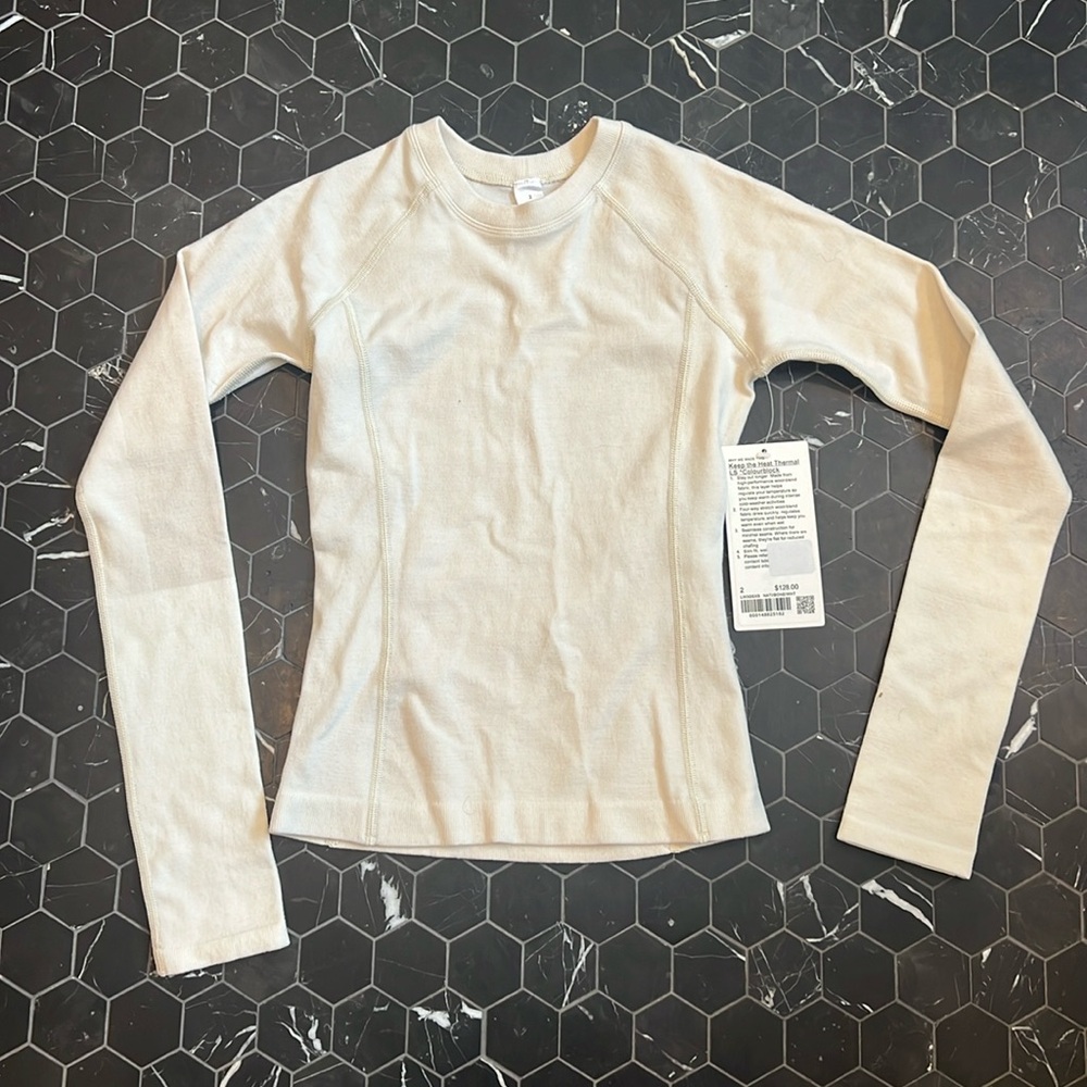 Lululemon ski top keep the heat thermal
